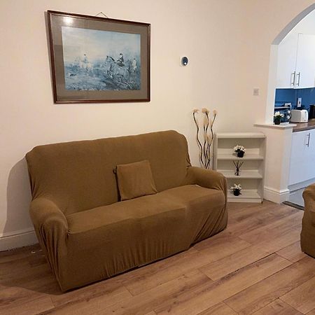 3 Bedroom Terraced Home ノッティンガム エクステリア 写真