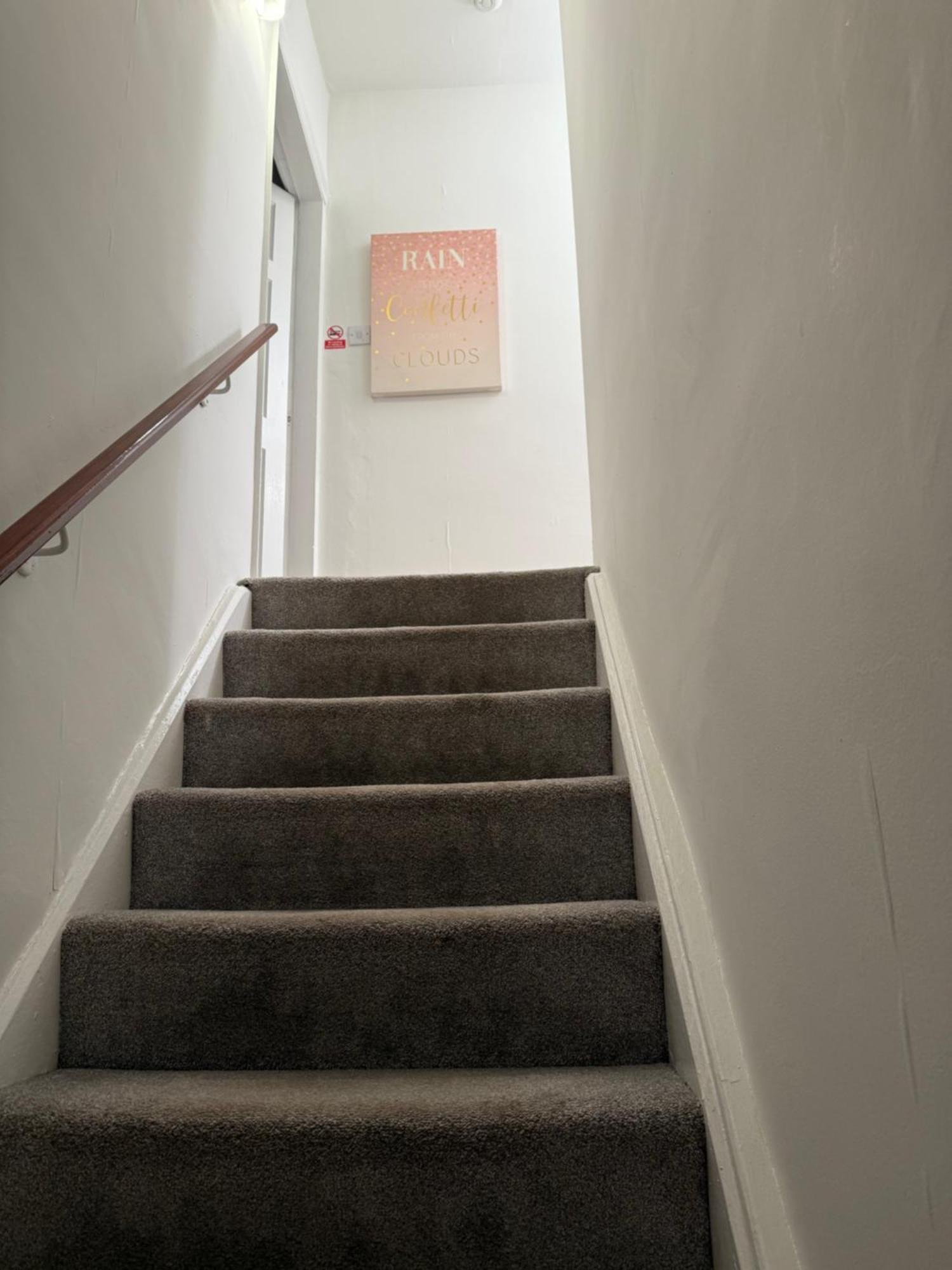 3 Bedroom Terraced Home ノッティンガム エクステリア 写真