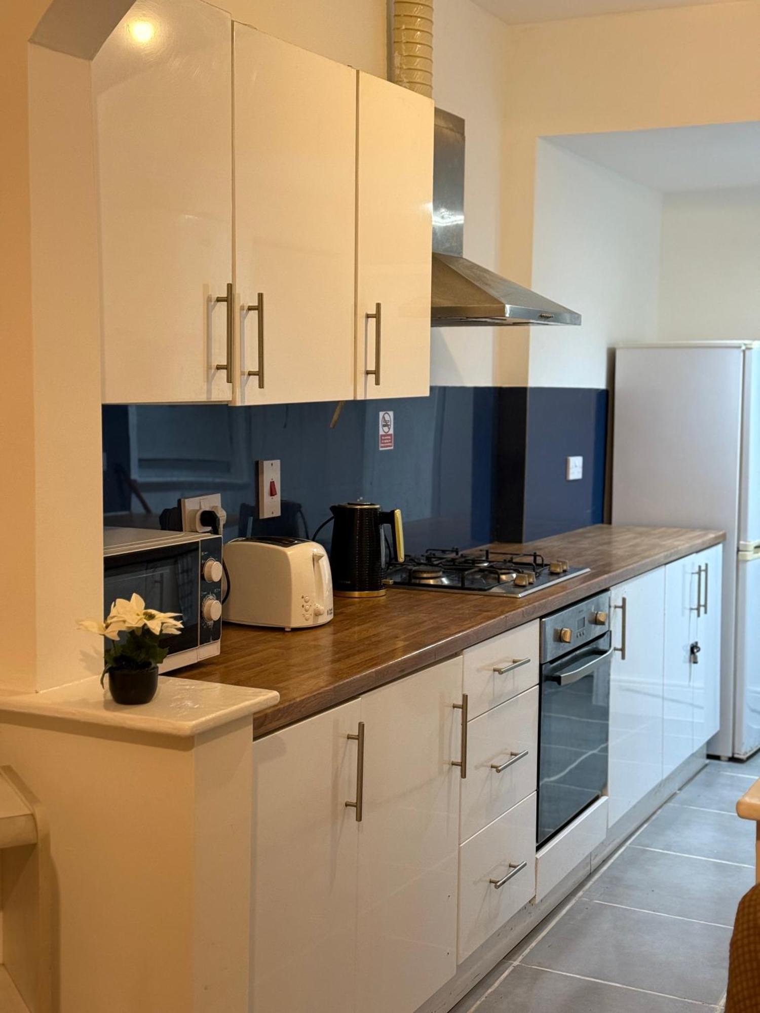 3 Bedroom Terraced Home ノッティンガム エクステリア 写真